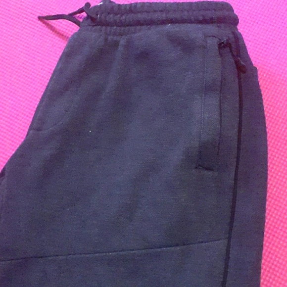 Jogger pants - Picture 2 of 3